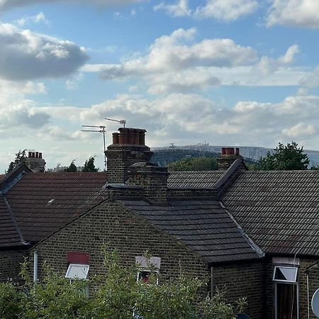 Deluxe Homestay Near Tottenham Hotspur Stadium Londen Kamer foto