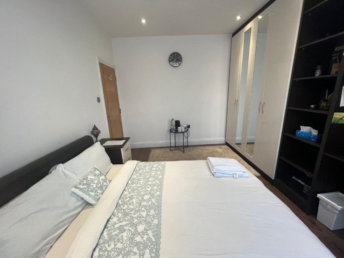 Deluxe Homestay Near Tottenham Hotspur Stadium Londen Buitenkant foto